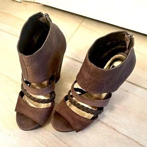 Steve Madden “Wrecked” Taupe